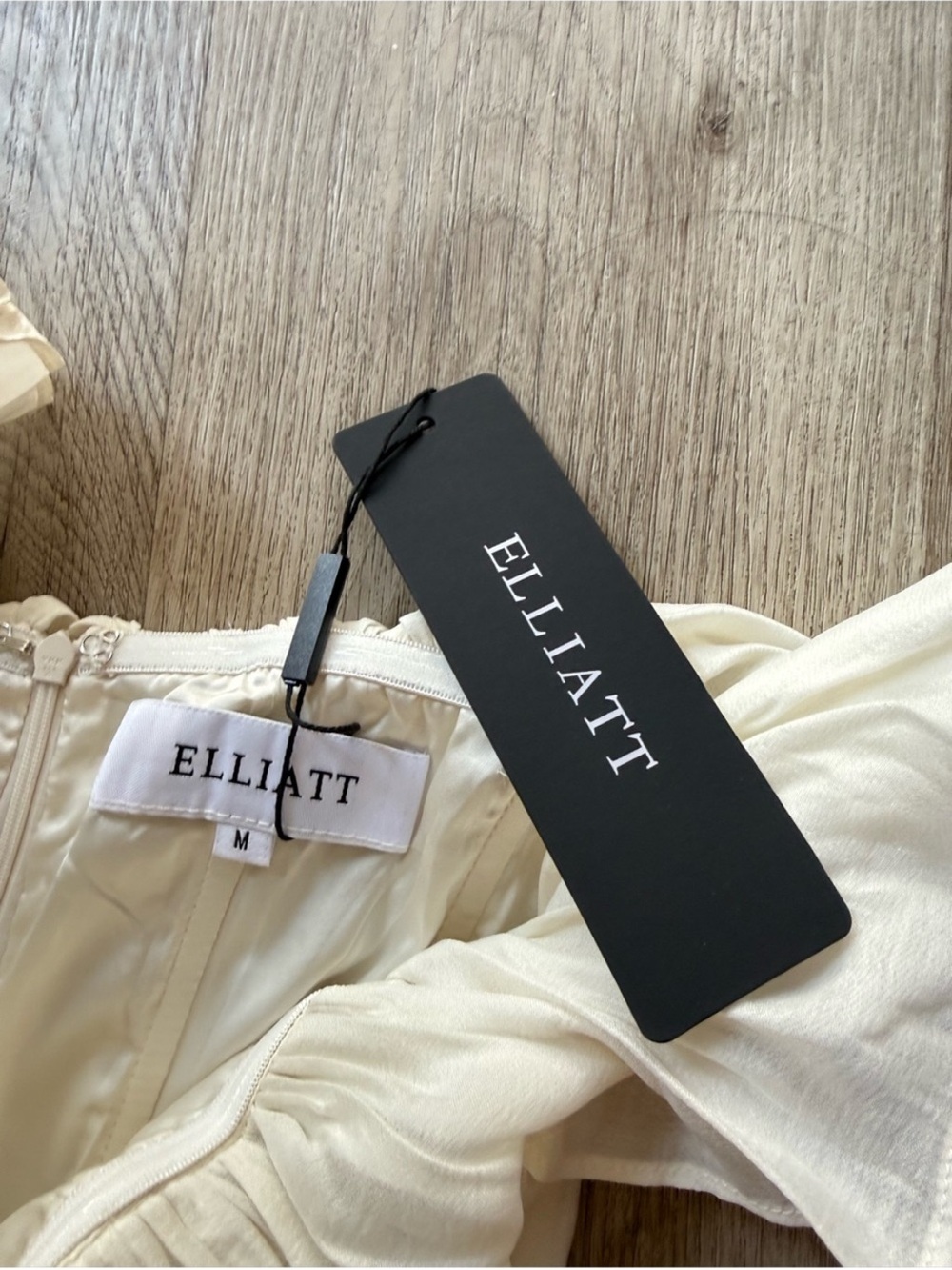 elliatt yvette cream off the shoulder ruffle corset maxi gown dress medium NEW - Picture 10 of 11